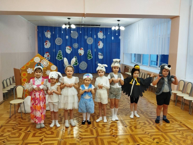 Волк, ворона и веселые зайчата Волк, ворона и веселые зайчата.